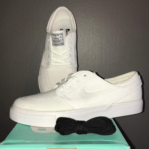 Nike Shoes Sb Zoom Stefan Janoski Canvas White 7 8 Poshmark Nike Shoes Sb Zoom Stefan Janoski Canvas White 7 8 Poshmark